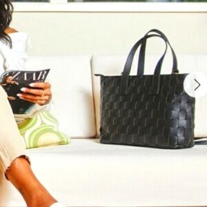 Like Dreams (Black) Woven Body Double Handle Strap Zip Top Casual Tote Bag